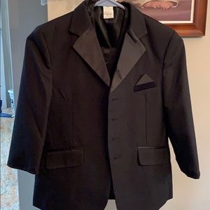 Boys size 7 black tuxedo with shirt